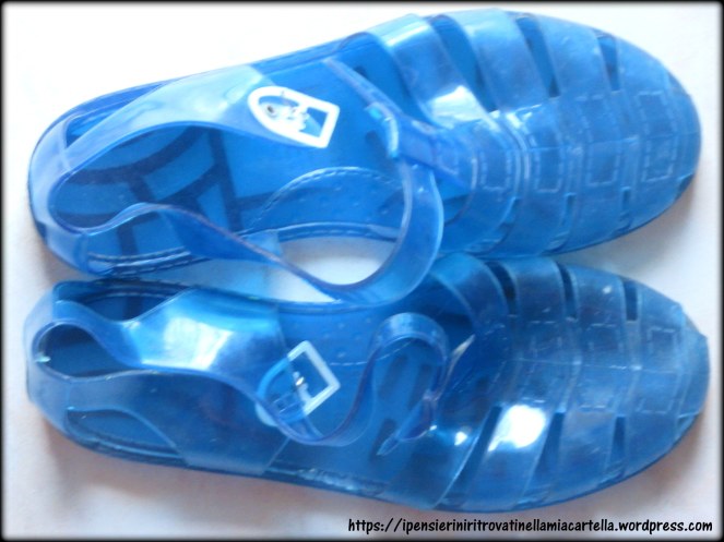 Sandali di gomma anni '80 azzurri blu